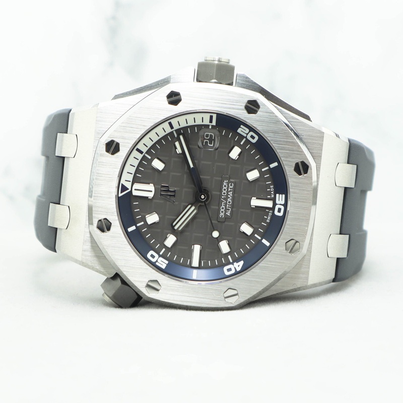 Audemars Piguet Royal Oak Offshore 15720ST